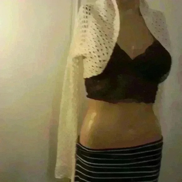 NWNT Oxygen crochet cream acrylic beach coverup shrug  long sleeve sweater 1 - Picture 3 of 7